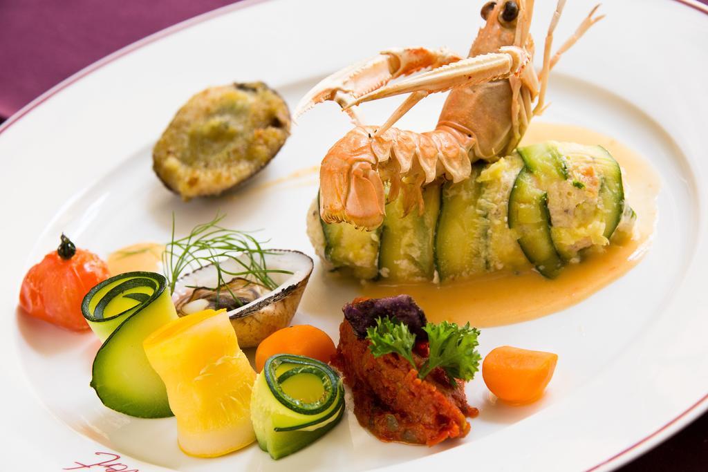 Logis Hotel-Restaurant Le Chene Vert Saint-Pourcain-sur-Sioule Ngoại thất bức ảnh