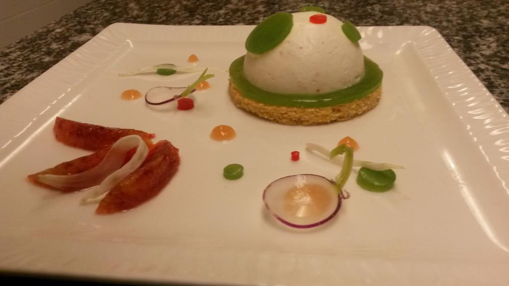 Logis Hotel-Restaurant Le Chene Vert Saint-Pourcain-sur-Sioule Ngoại thất bức ảnh